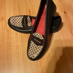 Bass Weejuns leather loafers. Unique, genuine leather.